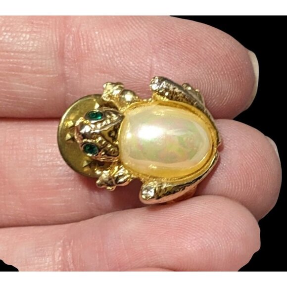Vintage Gold Tone Faux Pearl Frog Lapel Pin - Picture 4 of 8